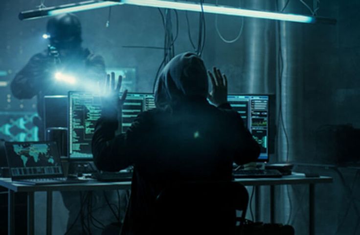 Carmelo Miano, chi è l’hacker che ha violato i segreti d’Italia e tradito da un sito porno